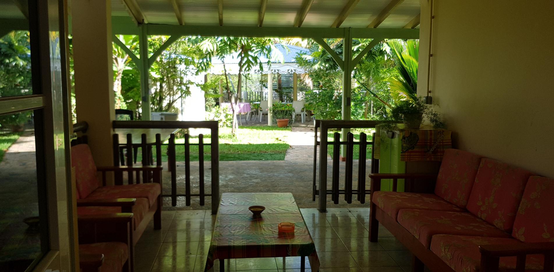 Chez Tatie Francine - Location de gîte verdoyant au coeur de la Martinique