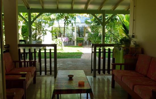 Chez Tatie Francine - Location de gîte verdoyant au coeur de la Martinique