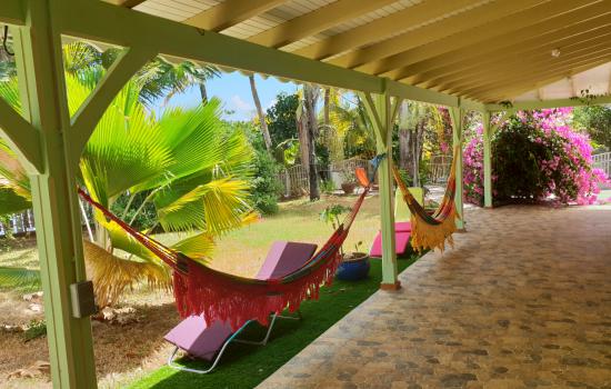 Chez Tatie Francine - Location de gîte verdoyant et proche de la mer en Martinique / Le François